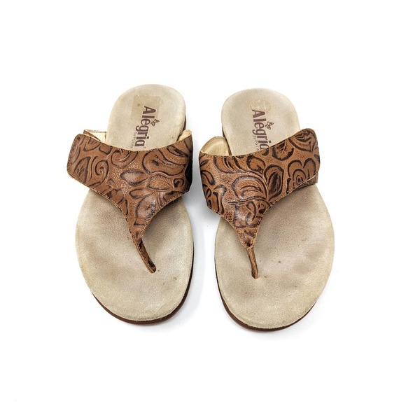 Alegria Womens 6/6.5 Molly Thong Sandals Brown Leather Embossed Comfort Slip On - Picture 3 of 6